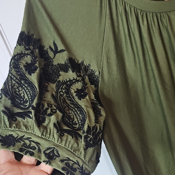 Cupio Olive Top with Black Embroidery - Picture 5 of 11